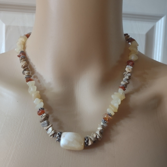 unbranded Jewelry - Women's ESTATE stone necklace